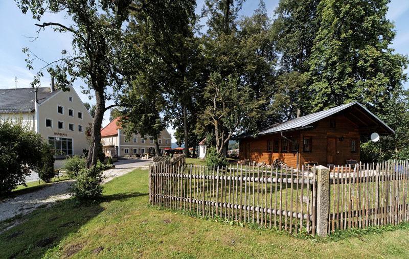 Brauerei-Gasthof Eck Hotell Böbrach Exteriör bild